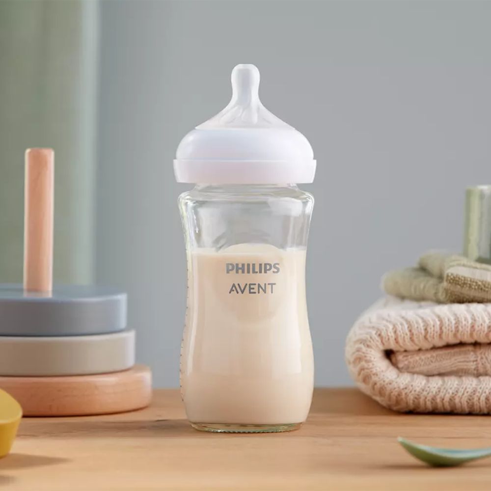 Philips Avent - 4-tlg. Starter-Set für Neugeborene - 3 Glas-Flaschen  Natural Response mit Silikon-Saugern + Schnuller Ultra Soft 0-6M | Babyflaschen