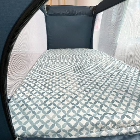 Alvi 5-tlg. Zubehör-Set für Reisebetten 60 x 120 cm - Reisebettmatratze Mosaik rollbar + Wasserdichte Betteinlage + 2 weiße Spannbettlaken + Insektenschutz