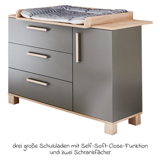 Arthur Berndt 3-tlg Kinderzimmer-Set Cloe mit 3-türigem Schrank, Bett, Wickelkommode mit Wickelaufsatz - Lava Matt / Eiche Sägerau