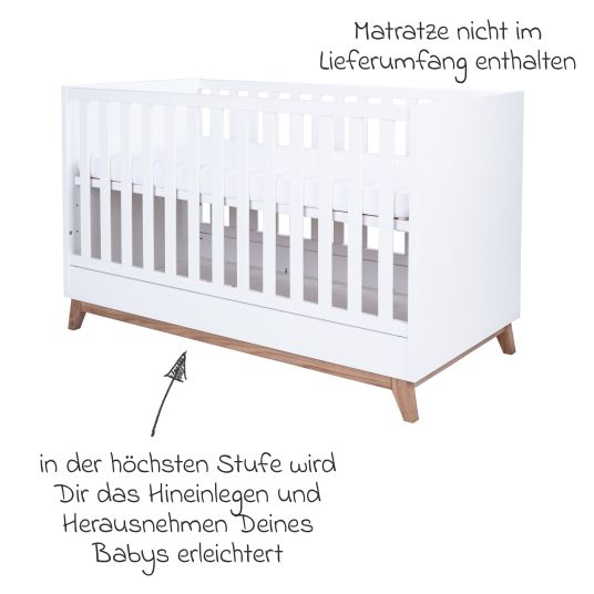 Arthur Berndt 3-tlg Kinderzimmer-Set Lina mit 4-türigem Schrank, Bett, Wickelkommode mit Wickelaufsatz - Kreideweiß / Walnuss-Optik