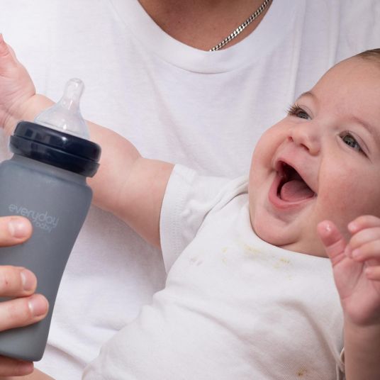 Everyday Baby Glas-Flasche mit Silikonmantel und Wärmesensor 240 ml - Silikon Gr. M - Blueberry