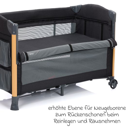 Fillikid 2 in 1 Reisebett & Beistellbett Cadiz in Holzoptik ab Geburt - 9 Monate mit höhenverstellbarem Boden und Rollen 120 x 60 cm - Grau Melange