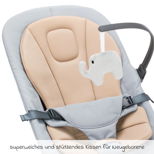 Fillikid Babywippe Rocker mit 3 verstellbaren Positionen und Spielbügel mit Plüschfigur - Grau Beige