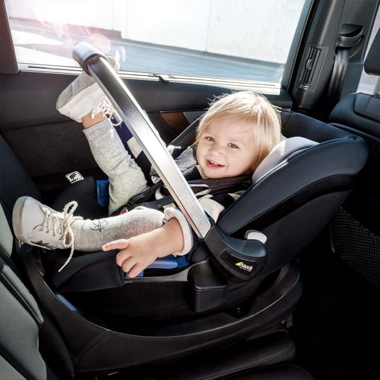 Hauck Babyschale iPro Baby - i-Size (ab Geburt bis 18 Monate) inkl. Sitzverkleinerer und Sonnenverdeck - Denim
