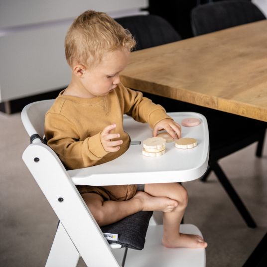 Hauck Beta Plus White high chair incl. dining board, seat cushion and castors - White