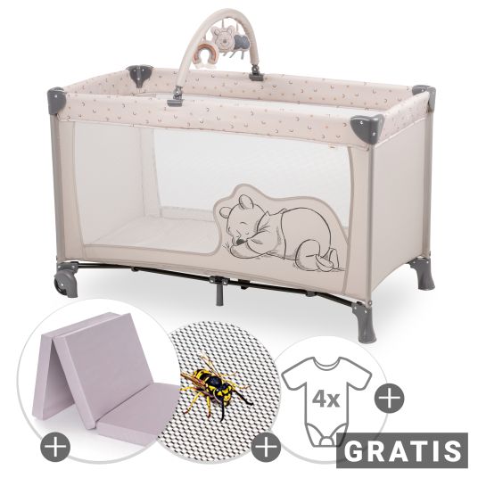 Hauck Set lettino da viaggio Dream'n Play Go incl. materasso per lettino da viaggio Alvi e zanzariera + body a maniche lunghe GRATUITO in confezione da 4 - Disney - Pooh Rainbow Beige