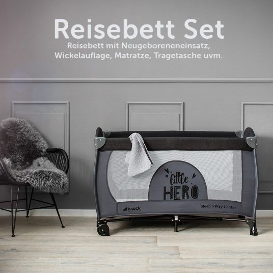Hauck Reisebett Set Sleep'n Play Center mit Matratze, Wickelauflage, höhenverstellbar - Little Hero