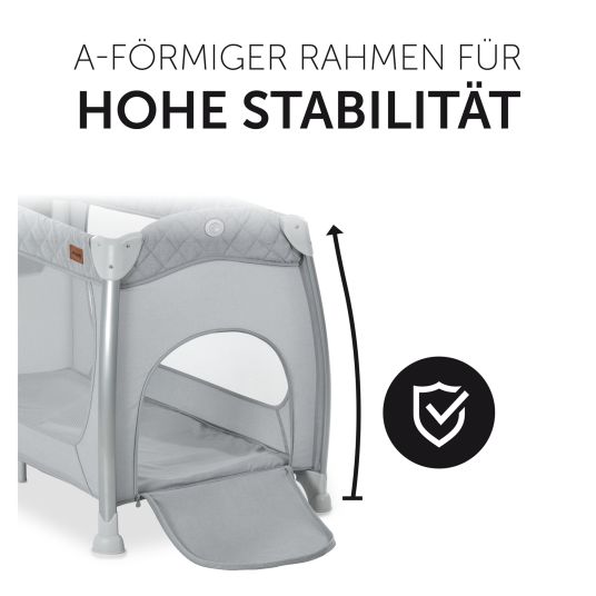 Hauck Reisebett XXL-Sparset - Play N Relax Center inkl. Alvi Reisebett-Matratze + Wasserdichte Betteinlage + 2 Spannbettlaken + Insektenschutz - Quilted Grey