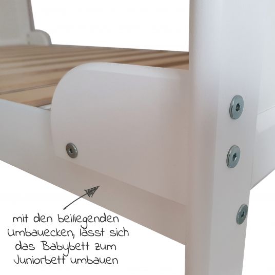 jonka Kinderzimmer Sparset Mona mit Bett, Wickelkommode, Bettwäsche, Himmel,Nestchen, Matratze 70x140 cm - Kuschelbären - Weiß