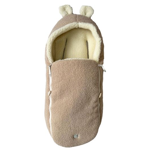 https://images.cdn.babyartikel.de/large/kaiser-schurwolle-fusssack-hukky-fur-babyschalen-babywannen-warm-sand-65323-303-d0.jpeg