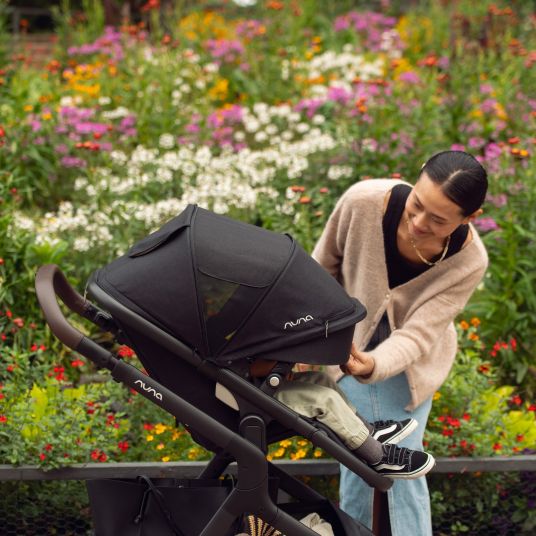 Nuna Buggy & Sportwagen DEMI next bis 22 kg mit magnetischem Gurtverschluss, umsetzbarem Allwettersitz, höhenverstellbarem Schieber, integrierter Sichtschutz inkl. Adapter & Regenschutz - Caviar