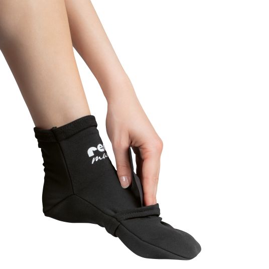 Reer Wellness cooling socks for mom with removable cooling pads