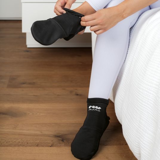 Reer Wellness cooling socks for mom with removable cooling pads