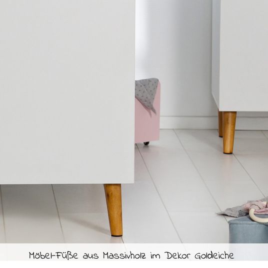 Roba Kinderzimmer Mick mit 3-türigem Schrank, Bett, breiter Wickelkommode - Weiß