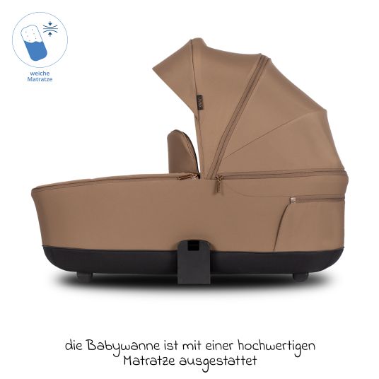 Venicci 2in1 Kombi-Kinderwagen Claro bis 22 kg mit Babywanne, Sportsitz, Teleskopschieber, Liegeposition inkl. Regenschutz, Beindecke, Schnullerkette, Spieluhr, Greifling & Wickeltasche - Caramel