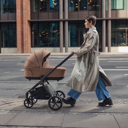 Venicci Passeggino Claro 2in1 fino a 22 kg con navicella, sedile sportivo, maniglione telescopico, posizione reclinabile, incluso parapioggia, coprigambe, catena per ciucci, carillon, gioco da afferrare e borsa fasciatoio - Caramello