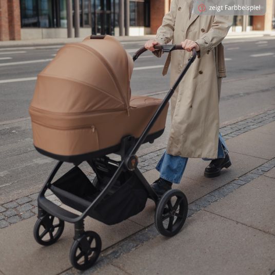 Venicci 2in1 Kombi-Kinderwagen Claro bis 22 kg mit Babywanne, Sportsitz, Teleskopschieber, Liegeposition inkl. Regenschutz, Beindecke, Schnullerkette, Spieluhr, Greifling & Wickeltasche - Forest