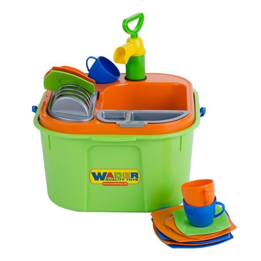Wader Bucket sink with dishes