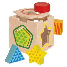 Pegging game / pegging cube with 5 pieces
